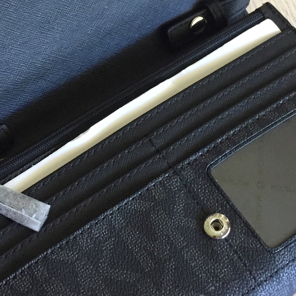 LAST ONE‼️Michael Kors Black Clutch, Crossbody Bag - Picture 12 of 15